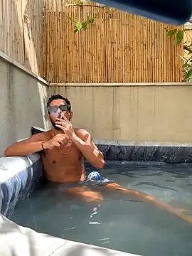 Snapshot of husbandandwifetobe chatting on 09-26-25, 10:30 husbandandwifetobe online show from 09-26-25, 10:30