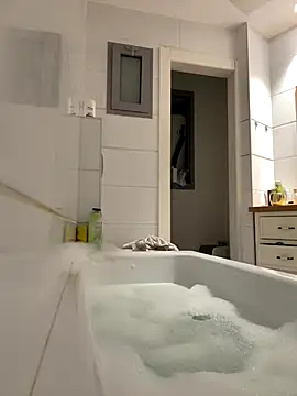 Snapshot of husbandandwifetobe chatting on 10-18-25, 07:03 husbandandwifetobe online show from 10-18-25, 07:03