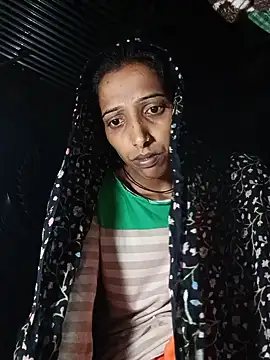 Snapshot of Pinki_thakur_1 chatting on 07-08-26, 08:24 Pinki thakur 1 online show from 07-08-26, 08:24