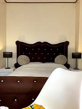 Snapshot of KeraEvangeline chatting on 12-13-25, 08:04 KeraEvangeline online show from 12-13-25, 08:04