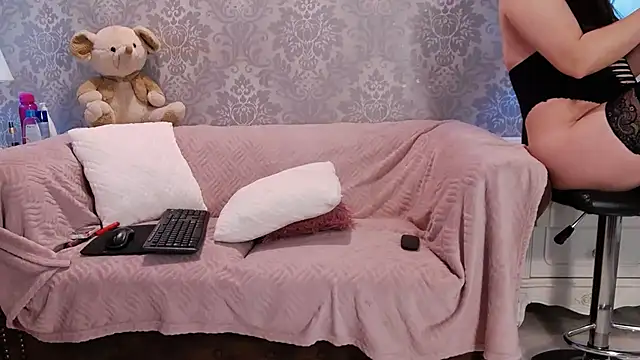 Ella Raven online show from 04-30-26, 05:25
