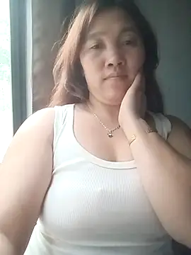 miumiu 00 online show from 11-22-25, 09:30