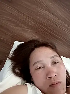 miumiu 00 online show from 04-02-26, 01:20