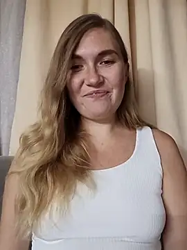 Snapshot of KisaVixen chatting on 09-09-25, 06:40 KisaVixen online show from 09-09-25, 06:40