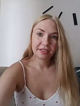 KisaVixen online show from 07-17-26, 09:27