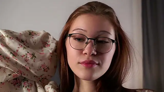 Snapshot of KarisaKusner chatting on 10-23-25, 12:10 KarisaKusner online show from 10-23-25, 12:10