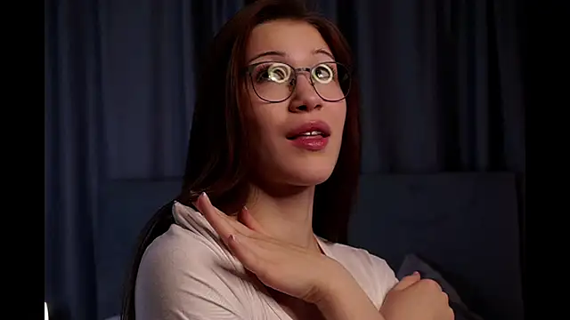 Snapshot of KarisaKusner chatting on 10-29-25, 12:13 KarisaKusner online show from 10-29-25, 12:13