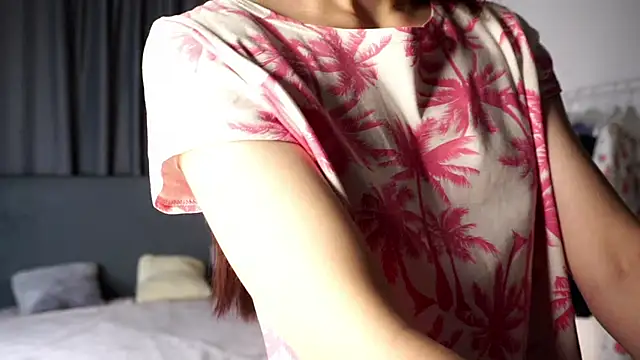 Snapshot of KarisaKusner chatting on 11-15-25, 12:19 KarisaKusner online show from 11-15-25, 12:19