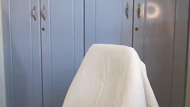 Indian GlowingMiax online show from 09-26-25, 11:14