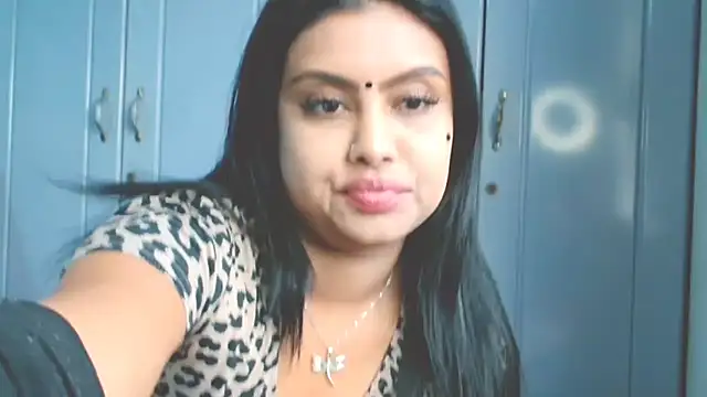 Indian GlowingMiax online show from 10-04-25, 07:50