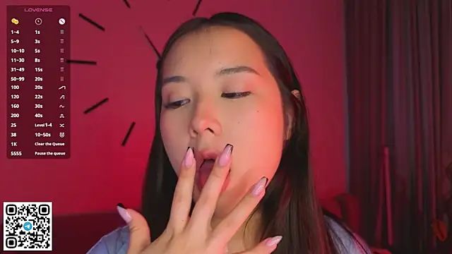 AlberthaEscue online show from 10-23-25, 04:12