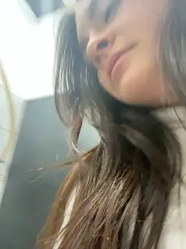 Danielaeliana online show from 11-20-25, 09:03