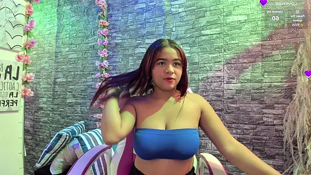 Snapshot of karoll__sex chatting on 10-02-25, 02:02 karoll sex online show from 10-02-25, 02:02