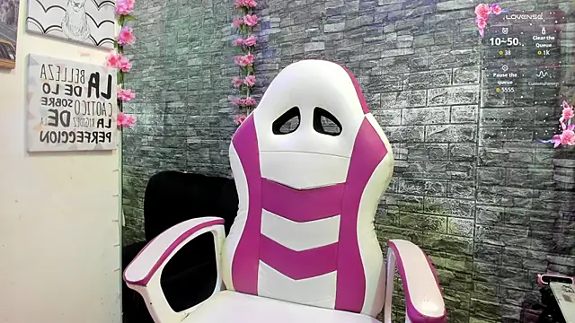 Snapshot of karoll__sex chatting on 11-24-25, 12:27 karoll sex online show from 11-24-25, 12:27