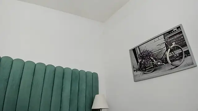 EmilyHanks  online show from 03-24-26, 08:47