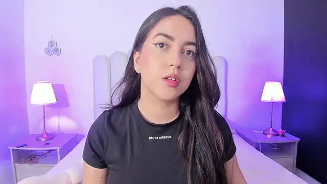 Snapshot of SofieBunnie chatting on 06-18-26, 11:53 SofieBunnie online show from 06-18-26, 11:53