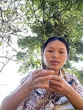 Snapshot of milo_bae chatting on 11-25-25, 02:55 milo bae online show from 11-25-25, 02:55