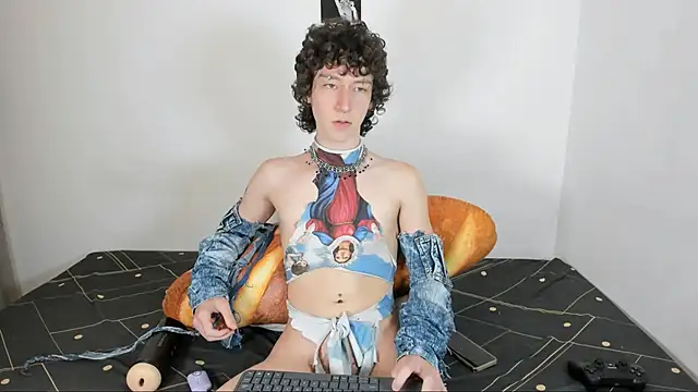 Snapshot of v3niceb1tch chatting on 10-05-25, 02:54 v3niceb1tch online show from 10-05-25, 02:54