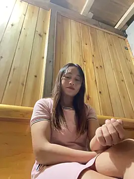 Snapshot of phungtiti chatting on 10-08-25, 10:35 phungtiti online show from 10-08-25, 10:35