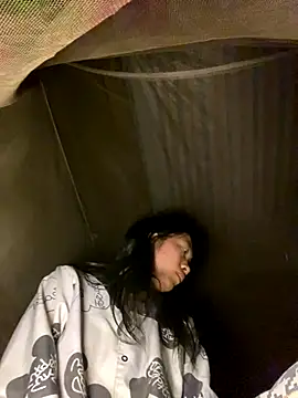 EmLy02 online show from 09-10-25, 11:38