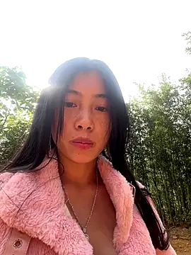 Snapshot of EmLy02 chatting on 12-02-25, 02:17 EmLy02 online show from 12-02-25, 02:17