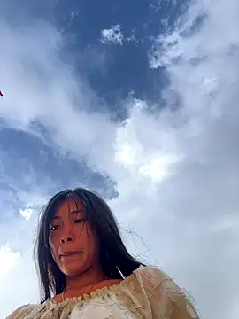 Snapshot of EmLy02 chatting on 12-22-25, 01:24 EmLy02 online show from 12-22-25, 01:24