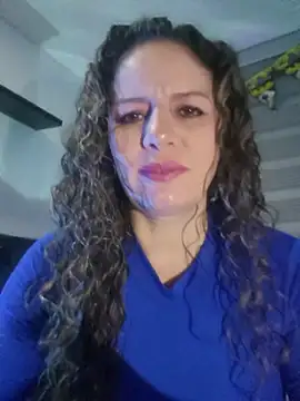 Snapshot of Nina_vallon chatting on 06-18-26, 10:52 Nina vallon online show from 06-18-26, 10:52