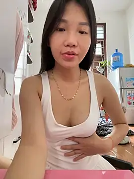 Snapshot of Miumieu chatting on 10-12-25, 04:55 Miumieu online show from 10-12-25, 04:55