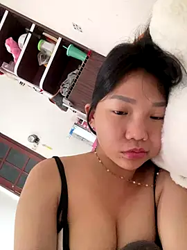 Snapshot of Miumieu chatting on 10-29-25, 02:58 Miumieu online show from 10-29-25, 02:58