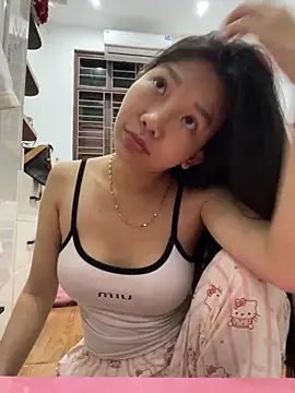 Snapshot of Miumieu chatting on 11-22-25, 01:32 Miumieu online show from 11-22-25, 01:32