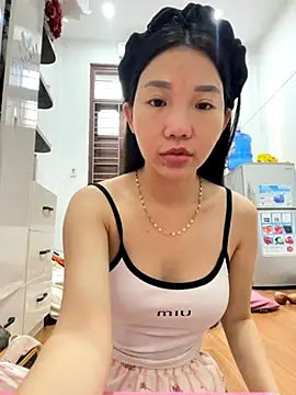 Snapshot of Miumieu chatting on 11-23-25, 07:41 Miumieu online show from 11-23-25, 07:41