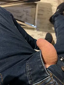 Snapshot of Davey1162 chatting on 11-28-25, 05:37 Davey1162 online show from 11-28-25, 05:37