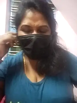 Snapshot of chaitara-reddy chatting on 10-11-25, 03:43 chaitara-reddy online show from 10-11-25, 03:43