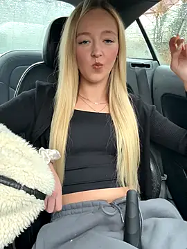 emilypeperoni online show from 11-24-25, 01:22