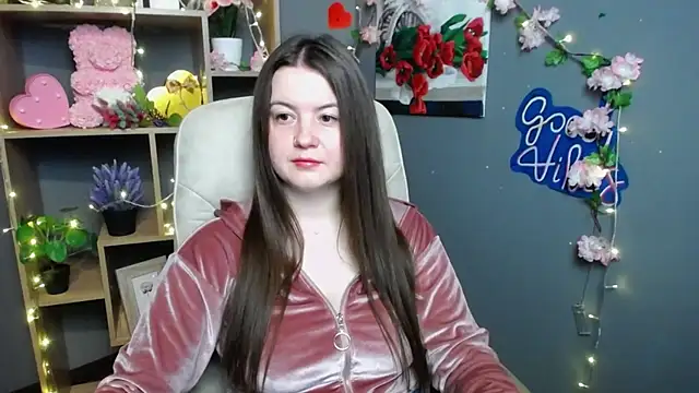 Snapshot of MavkaCute chatting on 05-25-26, 06:14 MavkaCute online show from 05-25-26, 06:14