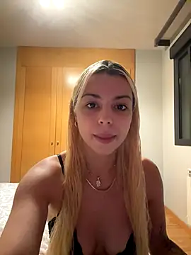 NoeliaGarcia17 online show from 09-19-25, 07:03