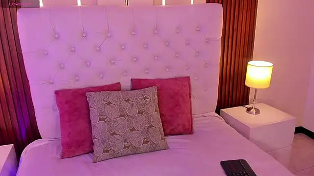 Snapshot of ViolettaAlemida chatting on 09-22-25, 12:18 ViolettaAlemida online show from 09-22-25, 12:18