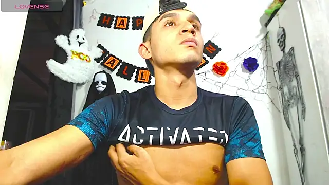 Snapshot of Angel_latinboy chatting on 10-14-25, 10:10 Angel latinboy online show from 10-14-25, 10:10