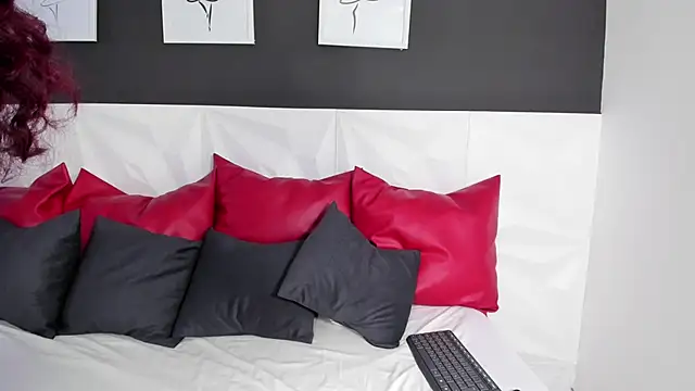 mae lyra online show from 09-27-25, 12:48