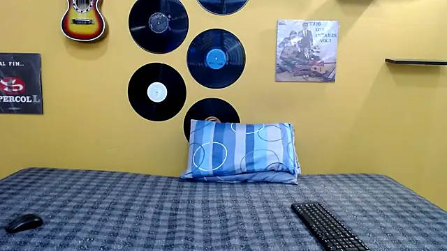 skinnyverus18 online show from 02-08-26, 07:28