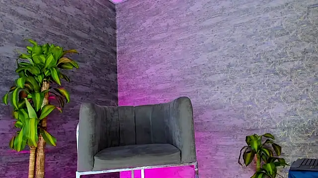 Snapshot of ArthurCox chatting on 09-12-25, 11:37 ArthurCox online show from 09-12-25, 11:37