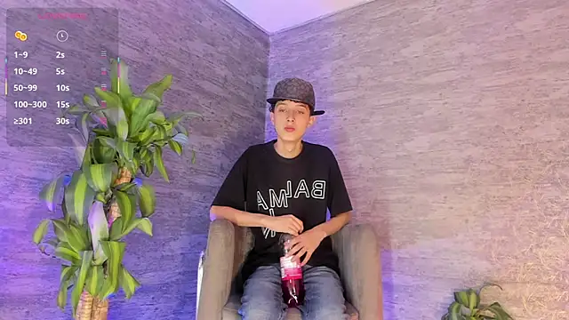 Snapshot of ArthurCox chatting on 10-02-25, 05:31 ArthurCox online show from 10-02-25, 05:31