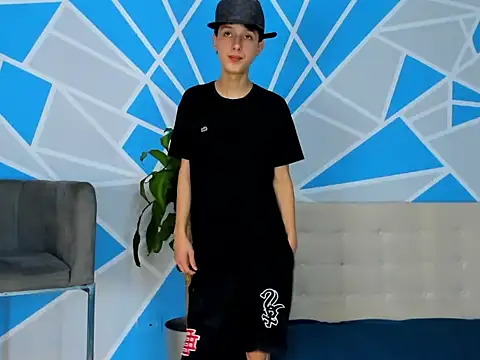 Snapshot of ArthurCox chatting on 10-05-25, 05:44 ArthurCox online show from 10-05-25, 05:44