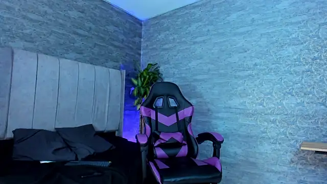 Snapshot of ArthurCox chatting on 11-07-25, 05:35 ArthurCox online show from 11-07-25, 05:35