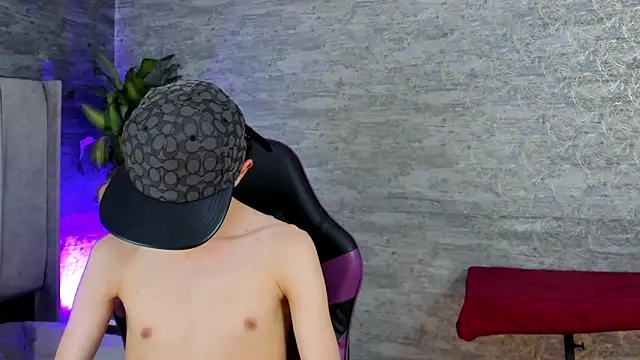 Snapshot of ArthurCox chatting on 11-14-25, 05:33 ArthurCox online show from 11-14-25, 05:33