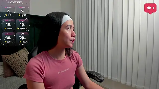 SaraWagner  online show from 04-07-26, 11:59