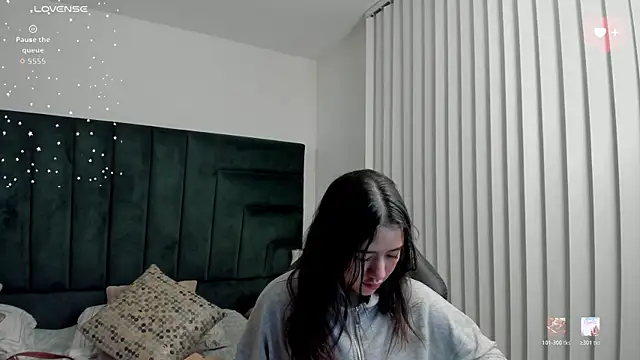 SaraWagner  online show from 05-19-26, 12:27