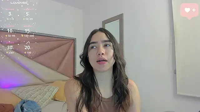 Snapshot of SaraWagner_ chatting on 06-20-26, 12:03 SaraWagner online show from 06-20-26, 12:03