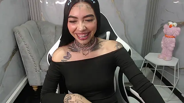 Snapshot of Ashley_Blum_v chatting on 10-03-25, 07:55 Ashley Blum v online show from 10-03-25, 07:55