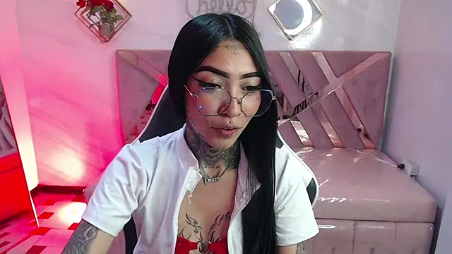 Snapshot of Ashley_Blum_v chatting on 10-26-25, 08:04 Ashley Blum v online show from 10-26-25, 08:04